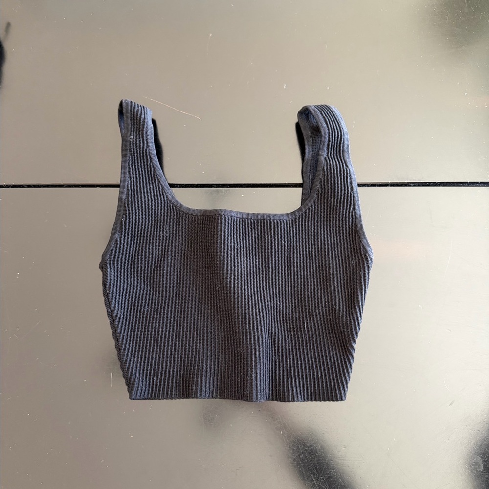 Babaton Charcoal Ribbed Crop Top